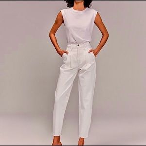 NWT Abercrombie 80s High Rise Mom Jeans White